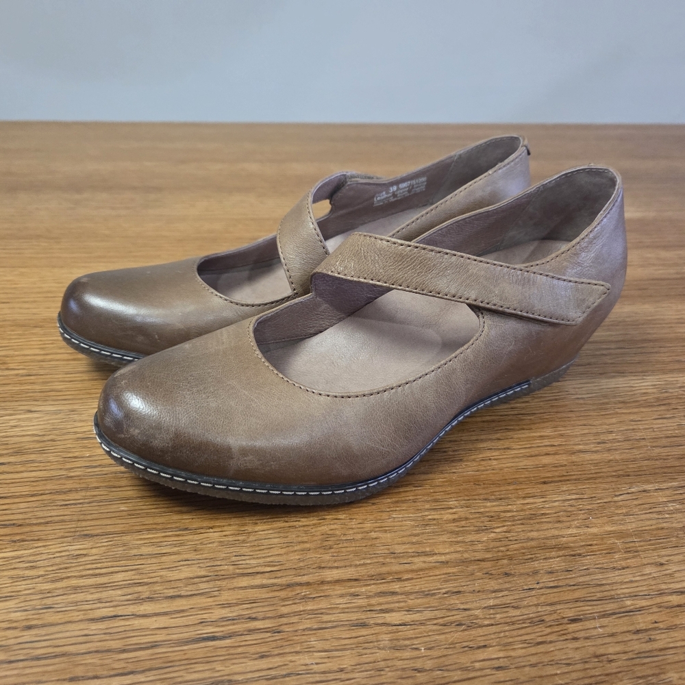 Dansko Lanie Mary Jane Leather Wraped Wedge In Tan Size 39